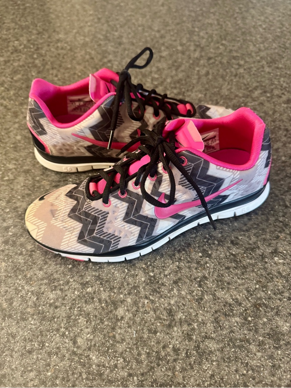 Nike Free TR Fit 3 Women’s Pink, Black and White Chevron Zigzag Trainers, size 8